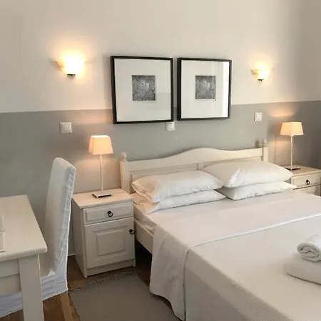 Paradisos 3* Agioi Pandes