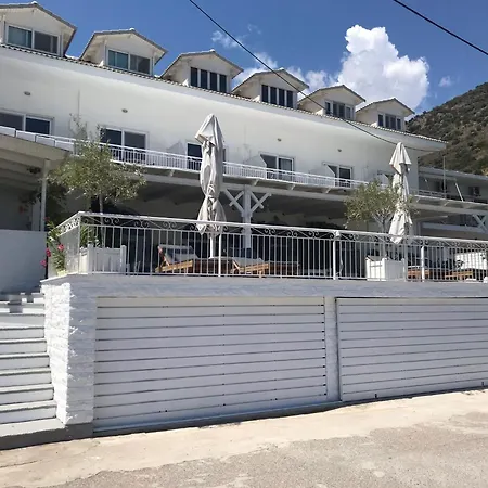 Paradisos Agioi Pandes