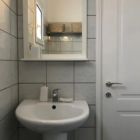 Pensjonat Paradisos Agioi Pandes