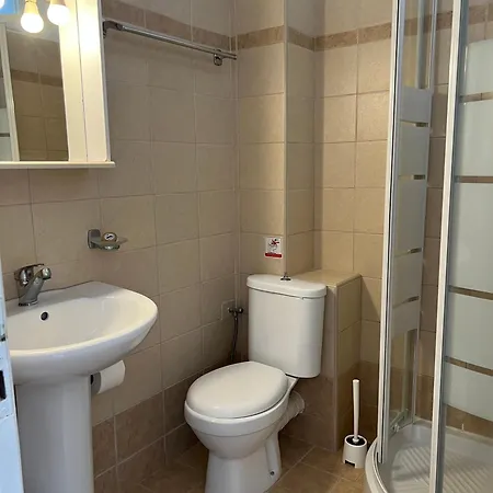 Paradisos بيت ضيافة 3*