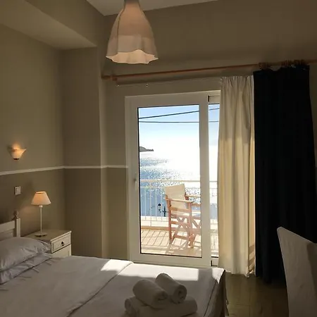 Πανσιόν Paradisos *